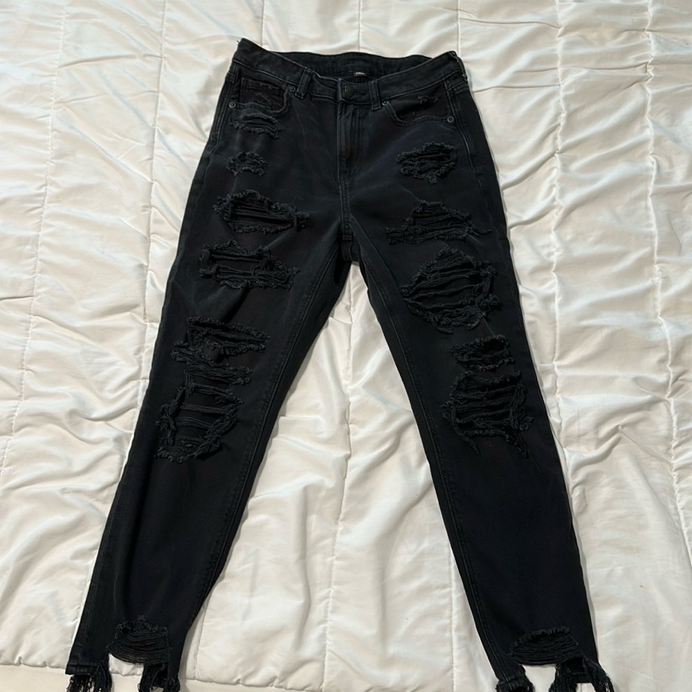 American Eagle ripped jeans in size 4